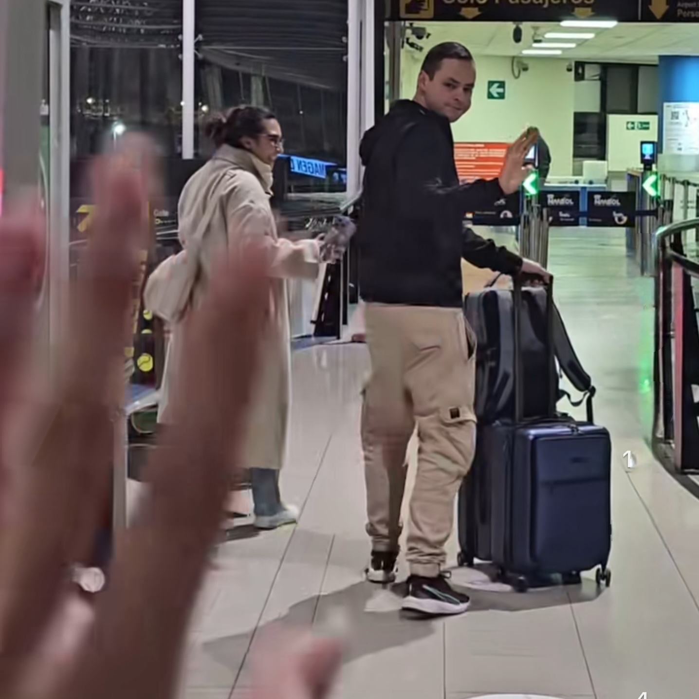 TUS HIJOS NO SON TUS HIJOS